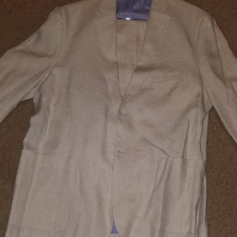 Suit - Picture 2 of 6